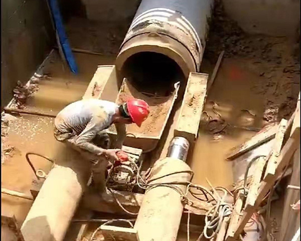 人工顶管施工